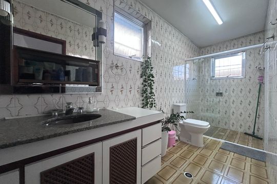 Banheiro da Suíte de casa à venda com 4 quartos, 225m² em Vila Santana, São Paulo
