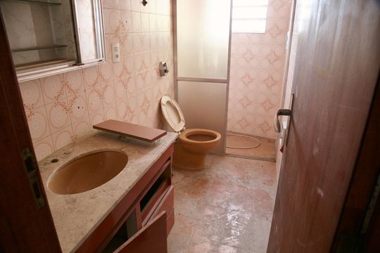 Banheiro de casa para alugar com 5 quartos, 405m² em Jardim São Luís, São Paulo