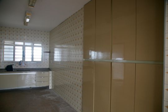 Cozinha de casa para alugar com 5 quartos, 405m² em Jardim São Luís, São Paulo
