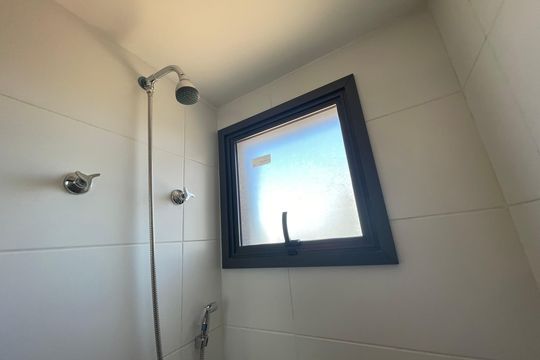 Banheiro de kitnet/studio à venda com 1 quarto, 28m² em Butantã, São Paulo