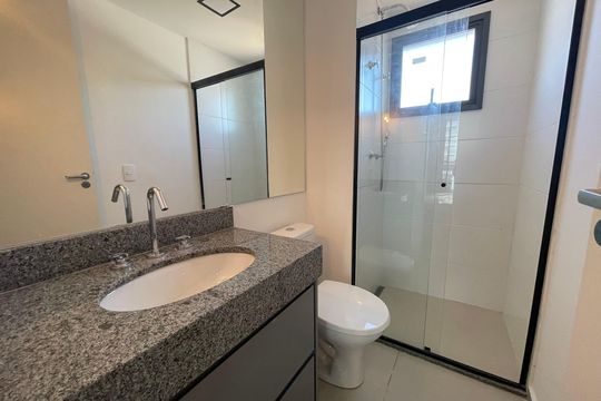 Banheiro de kitnet/studio à venda com 1 quarto, 28m² em Butantã, São Paulo