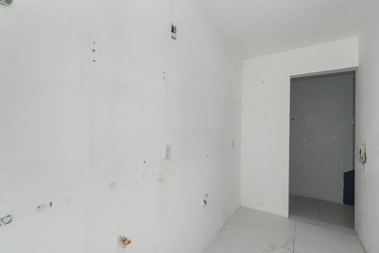 Cozinha de apartamento à venda com 2 quartos, 60m² em Morro Santana, Porto Alegre