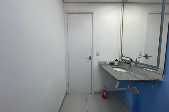 Banheiro de apartamento para alugar com 2 quartos, 37m² em Vila Sonia, São Paulo