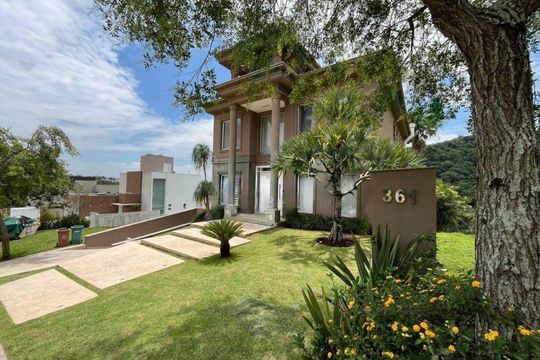 Casa à venda com 5 quartos, 490m² em Colinas da Anhanguera, Santana de Parnaíba