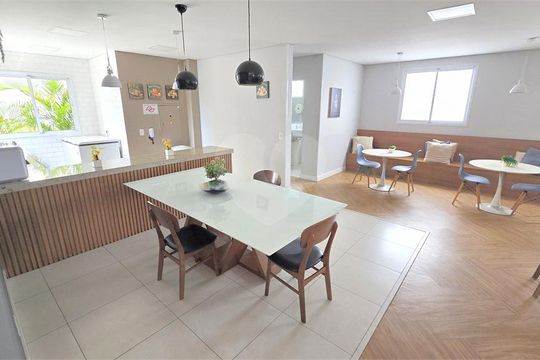 Apartamento à venda com 2 quartos, 90m² em Vila Carmosina, São Paulo
