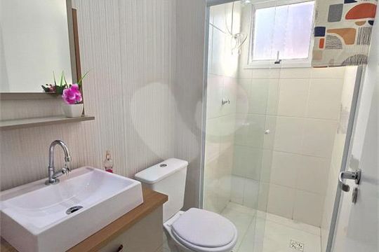 Apartamento à venda com 2 quartos, 90m² em Vila Carmosina, São Paulo