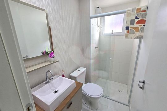 Apartamento à venda com 2 quartos, 90m² em Vila Carmosina, São Paulo