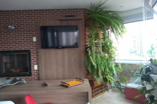 Apartamento à venda com 3 quartos, 202m² em Jardim Analia Franco, São Paulo