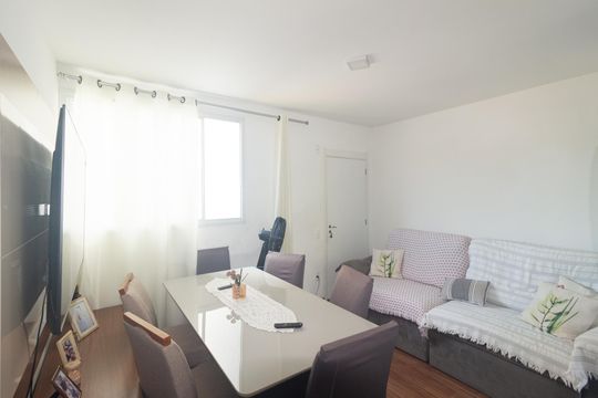 Sala de apartamento para alugar com 1 quarto, 45m² em Campo Grande, Rio de Janeiro