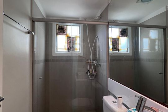 Banheiro de apartamento à venda com 3 quartos, 72m² em Jardim Nova Europa, Campinas