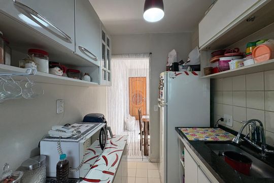 Cozinha de apartamento à venda com 2 quartos, 49m² em Vila Cruz das Almas, São Paulo