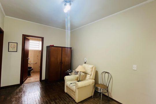 Casa para alugar com 4 quartos, 263m² em Jardim Sao Carlos, Campinas