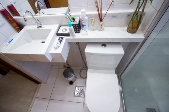 Banheiro Social de apartamento à venda com 2 quartos, 42m² em Chácaras Califórnia, Contagem