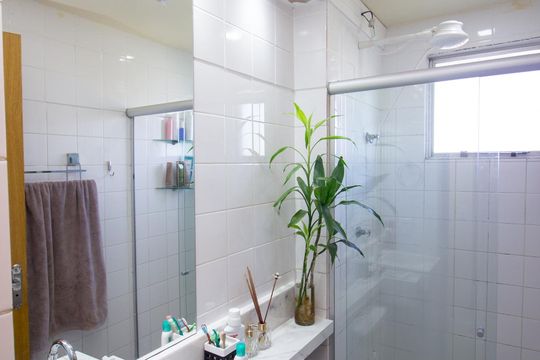 Banheiro Social de apartamento à venda com 2 quartos, 42m² em Chácaras Califórnia, Contagem