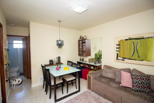 Apartamento à venda com 2 quartos, 42m² em Chácaras Califórnia, Contagem