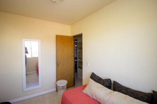 Quarto 2 de apartamento à venda com 2 quartos, 42m² em Chácaras Califórnia, Contagem