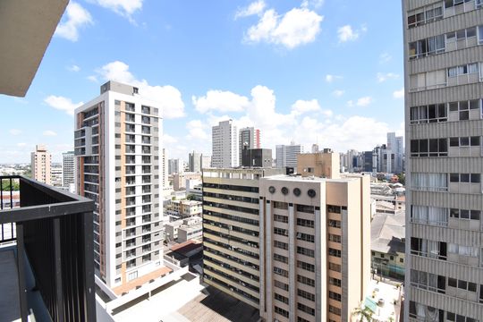 Vista da Sacada de kitnet/studio para alugar com 1 quarto, 38m² em Centro, Curitiba