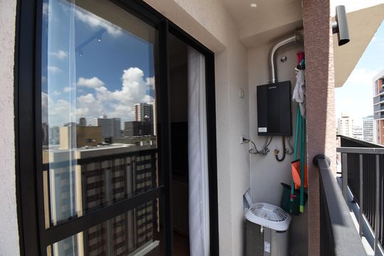 Sacada de kitnet/studio para alugar com 1 quarto, 38m² em Centro, Curitiba