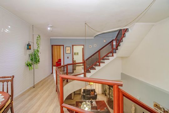 Íntima de casa para alugar com 7 quartos, 450m² em Jardim Lindóia, Porto Alegre
