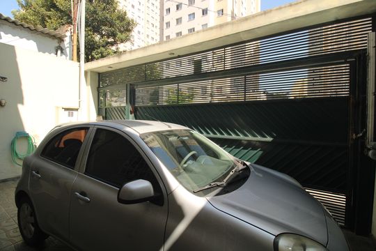 Garagem de casa à venda com 4 quartos, 160m² em Cambuci, São Paulo