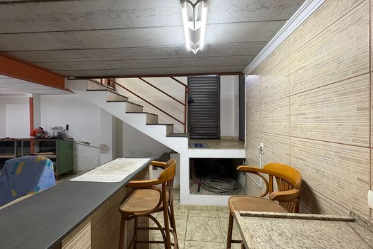 Área comum de casa à venda com 3 quartos, 300m² em Jardim Santo Elias, São Paulo