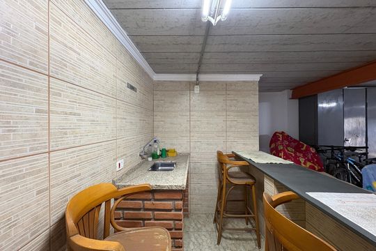 Área comum de casa à venda com 3 quartos, 300m² em Jardim Santo Elias, São Paulo
