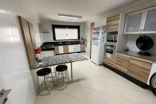 Cozinha de casa para alugar com 4 quartos, 300m² em Vila Mariza Mazzei, São Paulo
