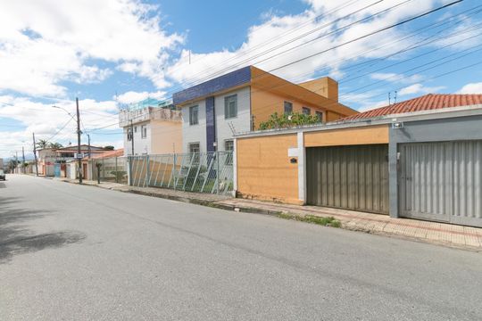 Casa à venda com 3 quartos, 128m² em Vila Jardim Leblon, Belo Horizonte