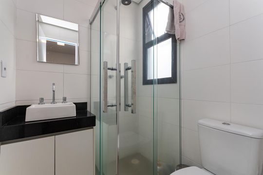 Banheiro da Suíte 2 de casa de condomínio à venda com 2 quartos, 154m² em Vila Ipojuca, São Paulo