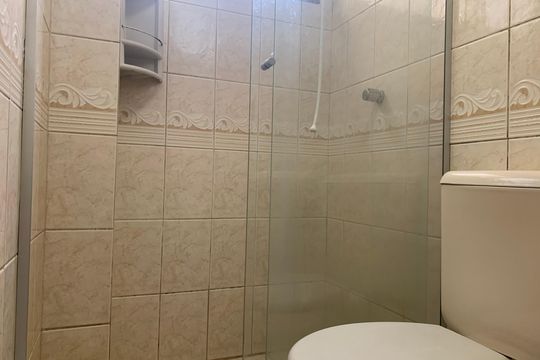 Banheiro de kitnet/studio à venda com 1 quarto, 25m² em Centro, São Leopoldo