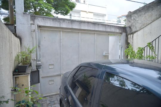Garagem de casa para alugar com 3 quartos, 190m² em Vila Valparaíso, Santo André