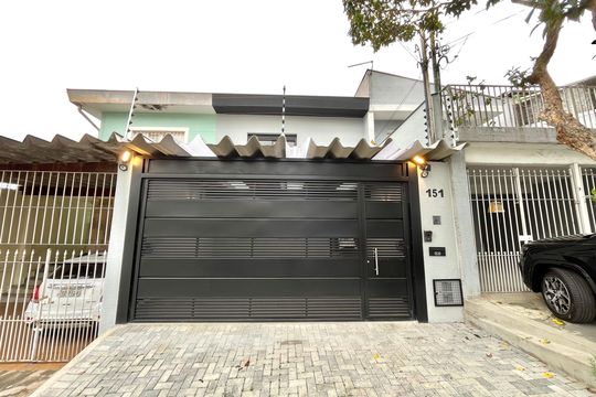 Fachada de casa para alugar com 3 quartos, 180m² em Vila Paulista, São Paulo