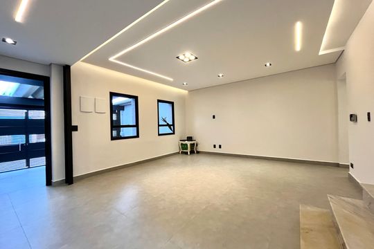 Casa para alugar com 3 quartos, 180m² em Vila Paulista, São Paulo