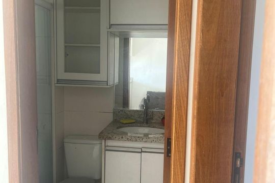 Banheiro de apartamento à venda com 2 quartos, 35m² em Parque Boturussu, São Paulo
