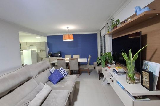 Sala de casa de condomínio à venda com 3 quartos, 80m² em Vila Guilhermina, São Paulo