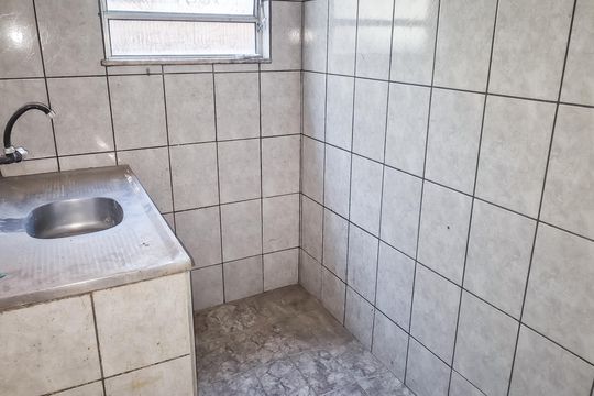 Cozinha  de casa para alugar com 2 quartos, 90m² em Cordovil, Rio de Janeiro