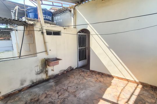 Terraço e área de serviço  de casa para alugar com 2 quartos, 90m² em Cordovil, Rio de Janeiro