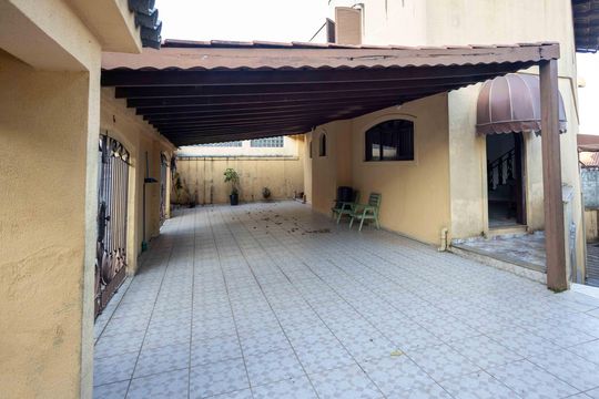 Garagem de casa para alugar com 4 quartos, 300m² em Conceição, Diadema