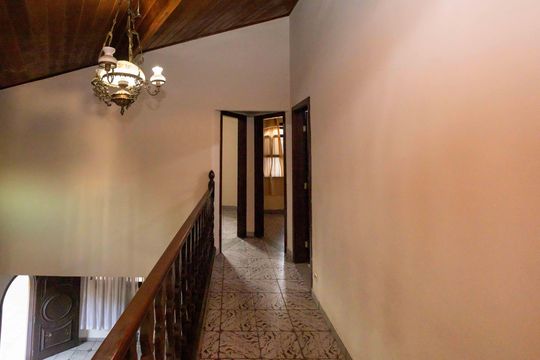 Hall de casa para alugar com 4 quartos, 300m² em Conceição, Diadema