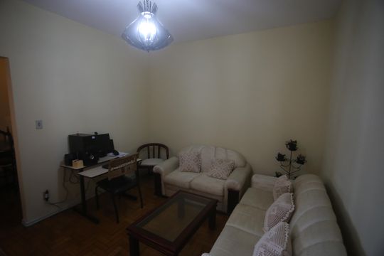 Sala de apartamento à venda com 3 quartos, 100m² em Caiçaras, Belo Horizonte