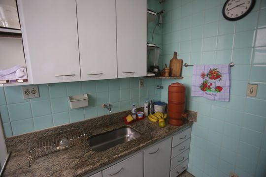 Cozinha de apartamento à venda com 3 quartos, 100m² em Caiçaras, Belo Horizonte