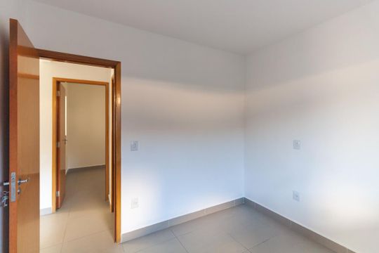 Quarto 1 de apartamento para alugar com 2 quartos, 37m² em Vila Ivone, São Paulo