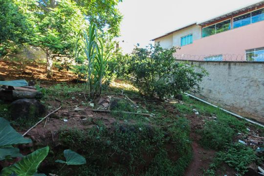 Quintal de apartamento à venda com 12 quartos, 552m² em Céu Azul, Belo Horizonte