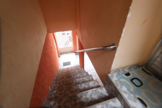 Escada de casa à venda com 4 quartos, 125m² em Fazenda da Juta, São Paulo