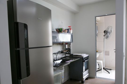 Cozinha de apartamento para alugar com 2 quartos, 45m² em Jaguaré, São Paulo