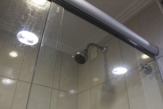 Banheiro Social de apartamento à venda com 2 quartos, 60m² em Taquara, Rio de Janeiro