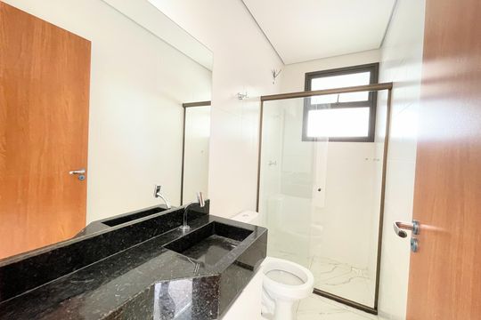 Banheiro social de apartamento à venda com 3 quartos, 70m² em Castelo, Belo Horizonte