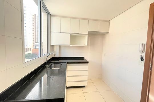 Cozinha de apartamento à venda com 2 quartos, 126m² em Ouro Preto, Belo Horizonte