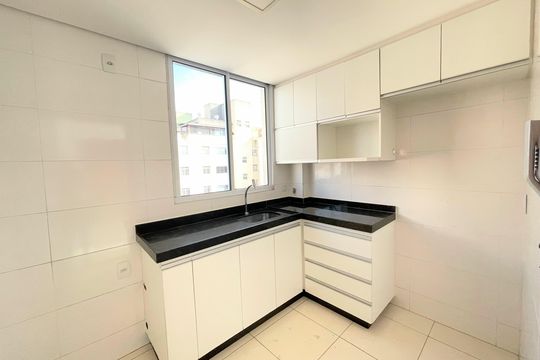 Cozinha de apartamento à venda com 2 quartos, 126m² em Ouro Preto, Belo Horizonte
