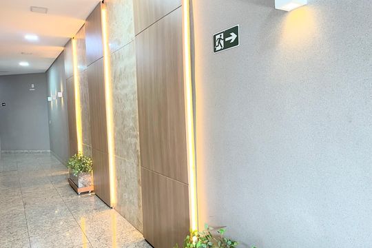 Hall de entrada de apartamento à venda com 2 quartos, 126m² em Ouro Preto, Belo Horizonte